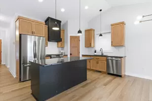 1962 Hadley Hills Dr NE, Rochester, MN 55906 - Photo 2