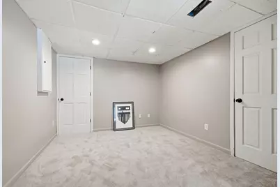 8524 Washburn Avenue S, Bloomington, MN 55431 - Photo 32