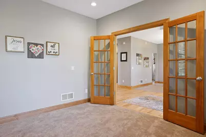 8069 Enclave Bay, Woodbury, MN 55125 - Photo 14