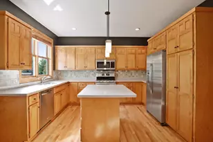 8069 Enclave Bay, Woodbury, MN 55125 - Photo 6