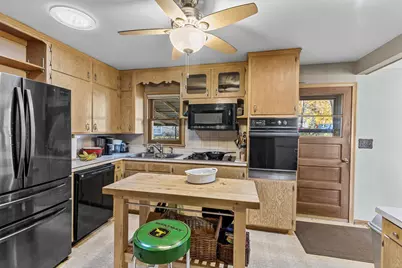 2869 Victoria Street N, Roseville, MN 55113 - Photo 8