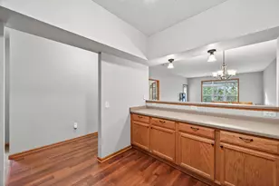 1099 Barclay St, Saint Paul, MN 55106 - Photo 10