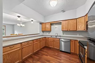 1099 Barclay St, Saint Paul, MN 55106 - Photo 8