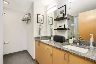 1240 S 2nd St, Minneapolis, MN 55415 - Photo 10