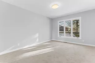 570 Woodhill Dr, Roseville, MN 55113 - Photo 18