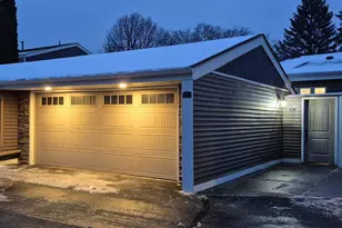 570 Woodhill Dr, Roseville, MN 55113 - Photo 48