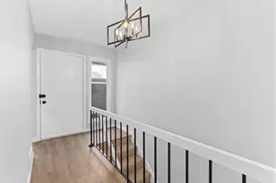 570 Woodhill Dr, Roseville, MN 55113 - Photo 6