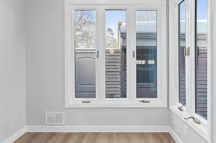 570 Woodhill Dr, Roseville, MN 55113 - Photo 12