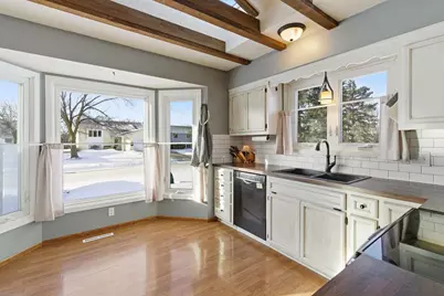 2517 Crestmount Lane, Burnsville, MN 55306 - Photo 6