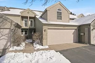1676 Rose Hill Cir, Saint Paul, MN 55108 - Photo 2