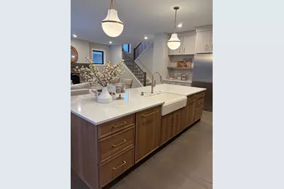 5821 Ashcroft Avenue, Edina, MN 55424 - Photo 2