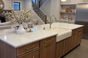 5821 Ashcroft Ave, Edina, MN 55424 - Photo 2