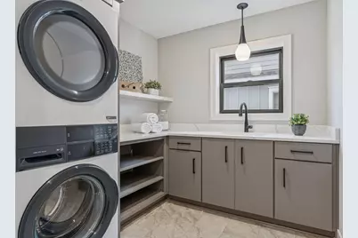 5821 Ashcroft Avenue, Edina, MN 55424 - Photo 36