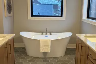 5821 Ashcroft Ave, Edina, MN 55424 - Photo 6