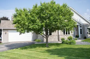 14578 Hunters Ln, Savage, MN 55378 - Photo 2