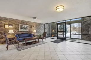 2200 Midland Grove Rd, Roseville, MN 55113 - Photo 6