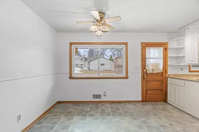 2243 Edgebrook Avenue, Saint Paul, MN 55119 - Photo 14