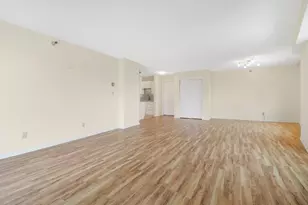 66 9th St E, Saint Paul, MN 55101 - Photo 2