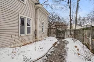 895 Clarence St, Saint Paul, MN 55106 - Photo 36
