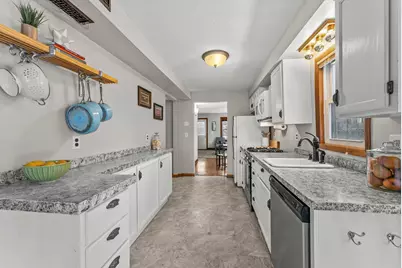 895 Clarence Street, Saint Paul, MN 55106 - Photo 14