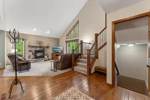 12870 Essex Way, Apple Valley, MN 55124 - Photo 8