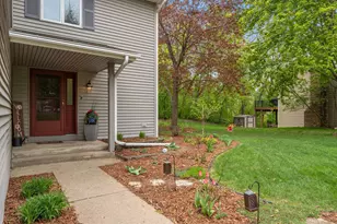 12870 Essex Way, Apple Valley, MN 55124 - Photo 4