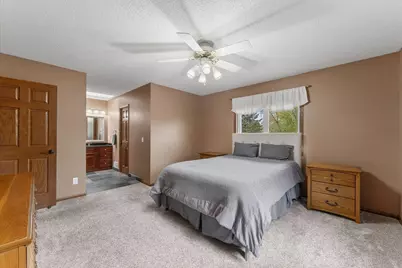 12870 Essex Way, Apple Valley, MN 55124 - Photo 32