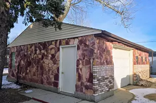 515 2nd St NW, Pipestone, MN 56164 - Photo 4