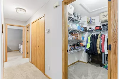 4226 Bridgewood Terrace, Vadnais Heights, MN 55127 - Photo 12