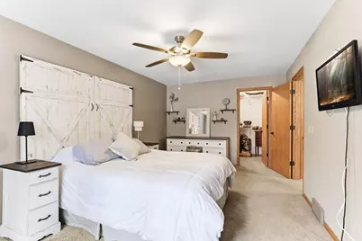 4226 Bridgewood Terrace, Vadnais Heights, MN 55127 - Photo 14