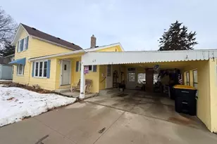 619 Main Street E, Caledonia, MN 55921 - Photo 12