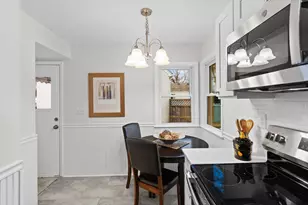 2138 3rd St E, Saint Paul, MN 55119 - Photo 4