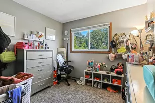 508 Shadyside Cir, Hopkins, MN 55343 - Photo 12