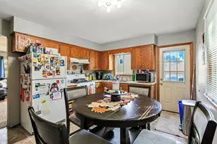 508 Shadyside Cir, Hopkins, MN 55343 - Photo 2