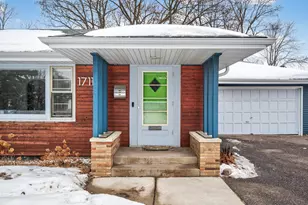 1711 St Mary's St, Falcon Heights, MN 55113 - Photo 4