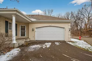 7933 Victoria Curve, Saint Louis Park, MN 55426 - Photo 2