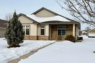 573 Taft Loop S, Cambridge, MN 55008 - Photo 2