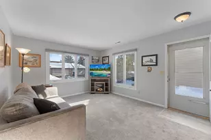 4677 Stavern Point, Eagan, MN 55122 - Photo 4