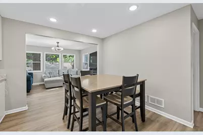 3425 Zenith Avenue N, Robbinsdale, MN 55422 - Photo 8