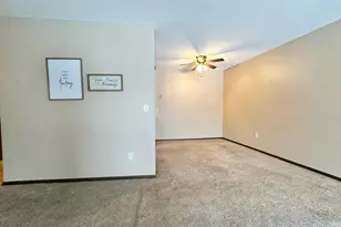 1640 Hwy 36 W, Roseville, MN 55113 - Photo 18