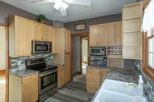 622 1st St SE, Wadena, MN 56482 - Photo 2