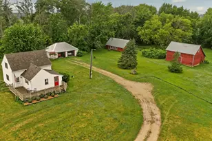 70170 325 St, Pleasant Valley Twp, MN 55936 - Photo 2