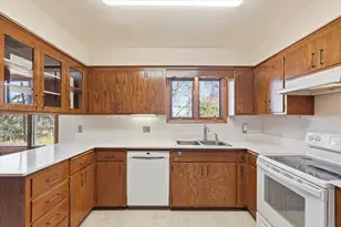 1823 Gramsie Rd, Arden Hills, MN 55112 - Photo 12