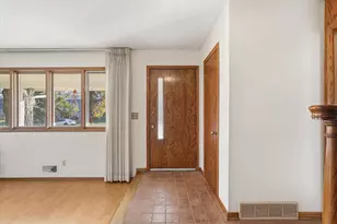 1823 Gramsie Rd, Arden Hills, MN 55112 - Photo 4