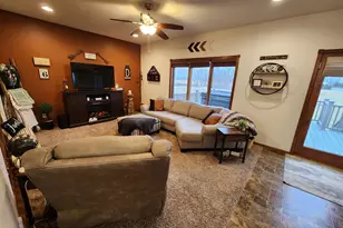 804 9th St NE, Pipestone, MN 56164 - Photo 10