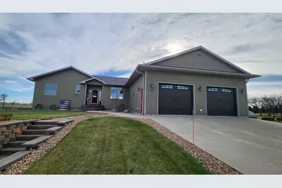 804 9th Street NE, Pipestone, MN 56164 - Photo 1