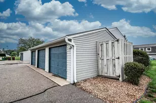 2321 Pond Ave E, Maplewood, MN 55119 - Photo 24