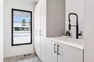 5423 Highwood Dr W, Edina, MN 55436 - Photo 36