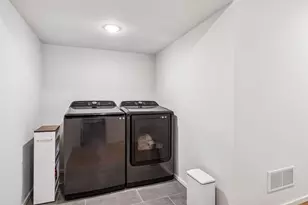 5423 Highwood Dr W, Edina, MN 55436 - Photo 48