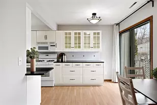 16102 18th Pl N, Plymouth, MN 55447 - Photo 4